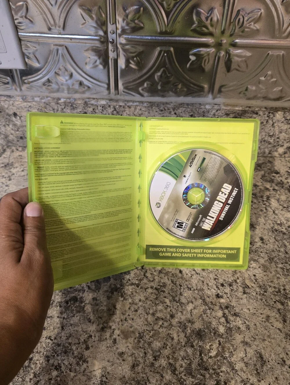 Xbox 360 AMC The Walking Dead Survival Instinct Complete Tested